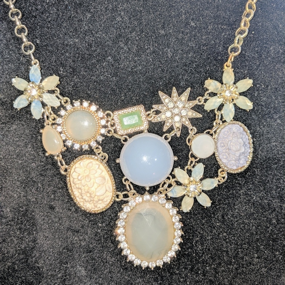 Floral necklace